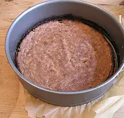 After 10 min: A single baked cake layer