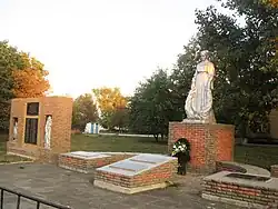Monuments to World War II victims in Zavitne Bazhannia
