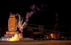 The moment when the statue was toppled