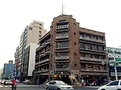 The Hayasi Department Store in Tainan, Taiwan, is also considered a good example of têng-á-kha.