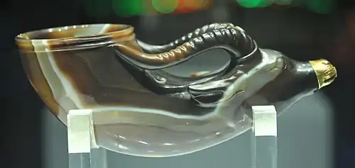 Agate drinking horn, Tang dynasty