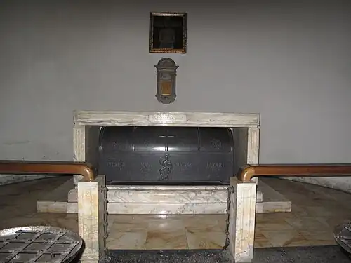 Altar with sarcophagus containing the corpses of Sts. Venerius, Marolus, Glycerius, Lazarus, bishops of Milan (San Nazaro Maggiore basilica in Milan).