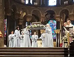 The girdle of Saint Mary being shown