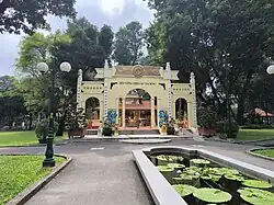 Tao Đàn Park with Hùng kings Temple inside