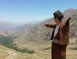 A_Hawrami_man_with_traditional_clothing,_Kurdistan.