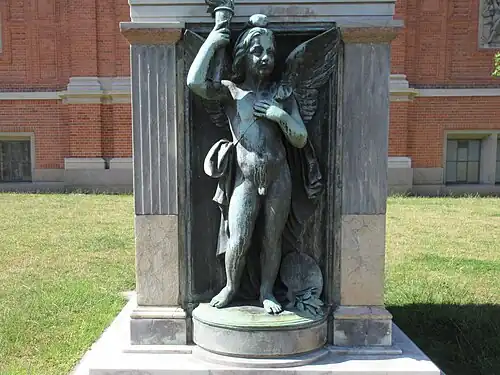 Relief on the front side of the plinth