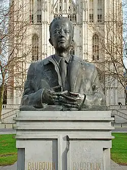 Closeup of King Baudouin's bust