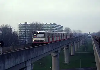 M3 train arriving at Kraaiennest station (1992)