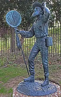 photograph of a statue of Wallace in London