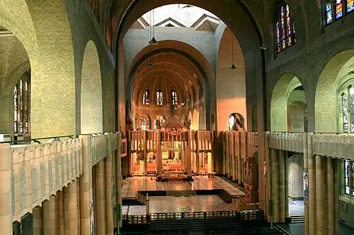 Central nave