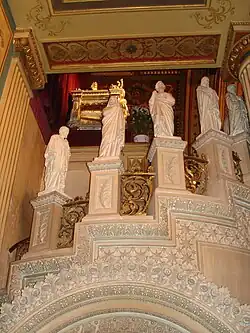 The stairway to the reliquary