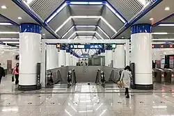 Line 7 concourse