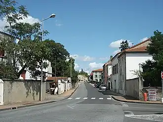 The D1093 road in Joze