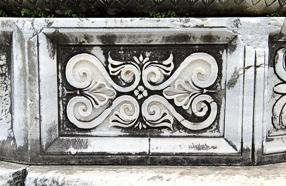 Ancient Greek relief with palmettes from the ruins of the Temple of Apollo at Didyma, Turkey, unknown architect or sculptor, c.300-150 BC[36]