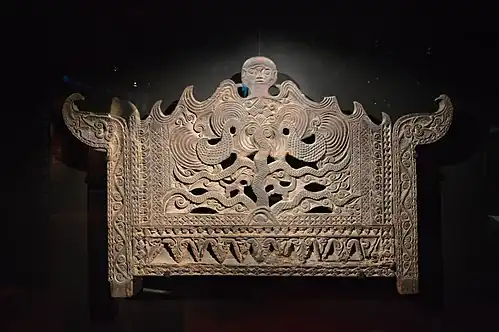 Back of a seat of honor, from the Abung people of the island of Sumatra in Indonesia (19th century)
