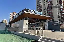 Exit E, Line 17