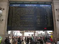 Flap departure board at Gare du Nord, Paris (2007)
