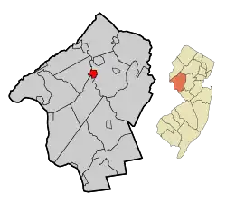 Location of Clinton in Hunterdon County highlighted in red (left). Inset map: Location of Hunterdon County in New Jersey highlighted in orange (right).