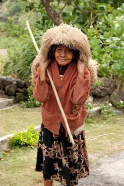 Ivatan woman wearing the vakul