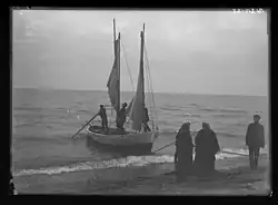 Fishermen return from the sea (1913)