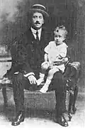 Antón Losada Diéguez with his son Antón, 1918.