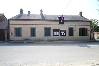 The town hall in Croisilles