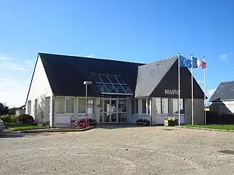 The town hall in Lanarvily