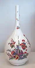 Vase, c. 1730, in Indianische Blume ("Indian flowers") imitating the Kakiemon style of Arita porcelain, Japan.