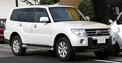 Mitsubishi Pajero Exceed (pre-facelift)