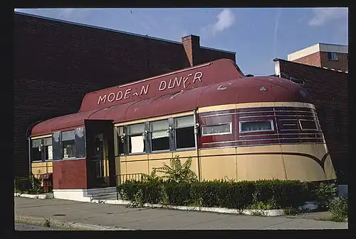 Modern Diner, diagonal front detail, Dexter Avenue, Pawtucket, Rhode Island (1978)