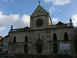 Current view of the façade