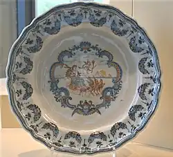 Completely plain cavetto