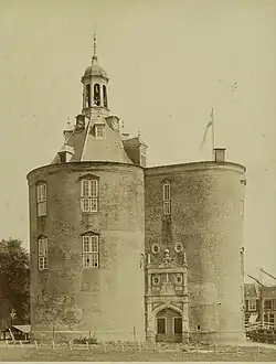Round 1900 with telegraph office under the gate.