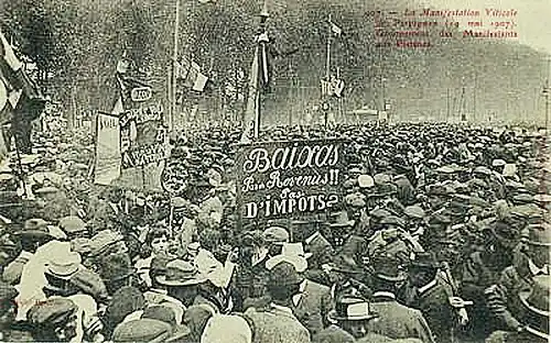 Perpignan. 19 May. Gathering of protesters at the Platanes