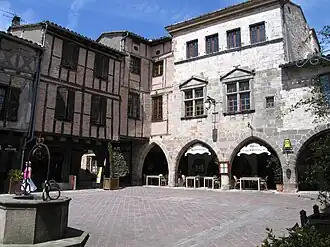 The main square in Castelnau-de-Montmiral