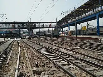 Standard 5 ft 6 in gauge railway, platform 14-15.