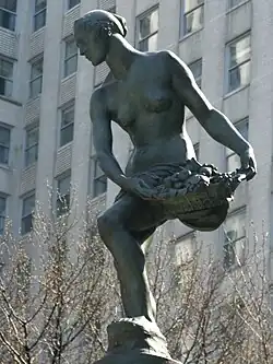 Pomona (in 2010) as executed in 1916 by Isidore Konti.