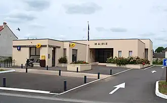 The town hall and the post office in Pouzay