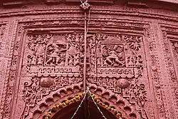 Central arch of the temple - Rama confronting Ravana in the Ramayana war