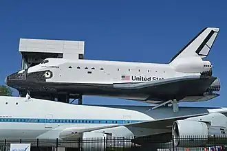 Space Shuttle Orbiter replica “Independence”