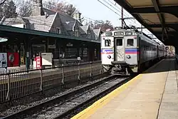 Train at Jenkintown–Wyncote station in November 2013