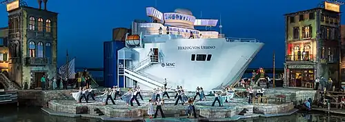 Dancers dancing tarantella