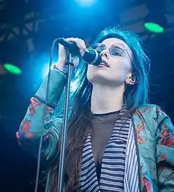 Skott performing in 2017