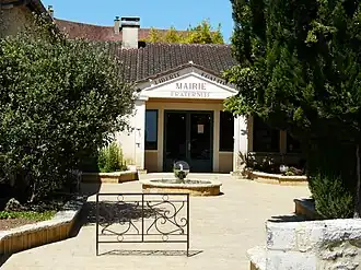 The town hall in Saint-Martial-de-Nabirat