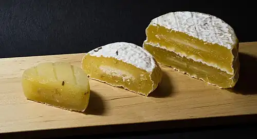 Diverse Sauermilchkäse (sour milk cheeses)