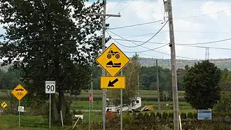 Road signs close to Sainte-Anne-de-la-Pérade