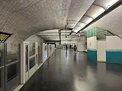 Extended platform under reinforced concrete