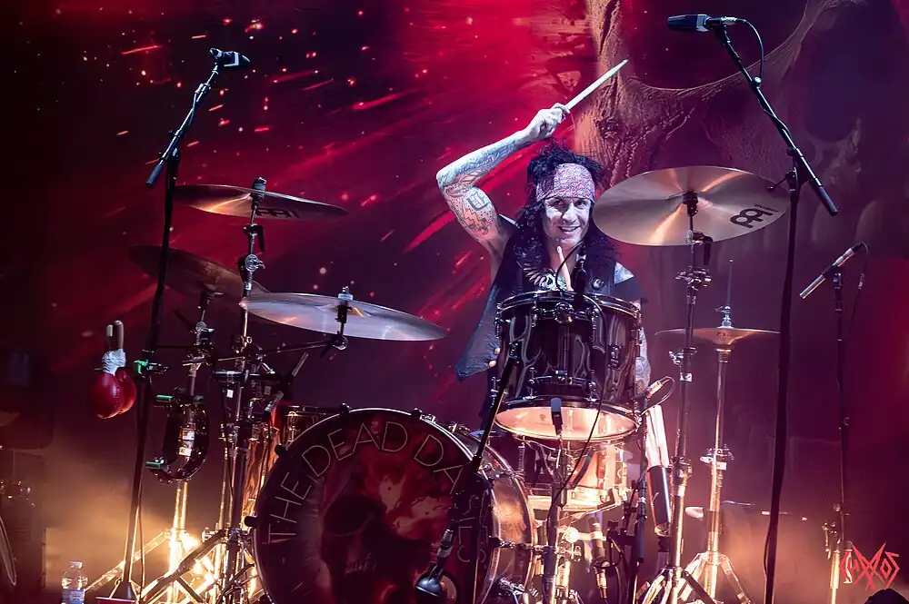 The Dead Daises-28 (54385250202).jpg