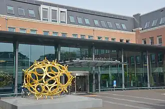 The new townhall Barneveld with its golden egg