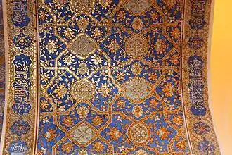 Decoration of a vault